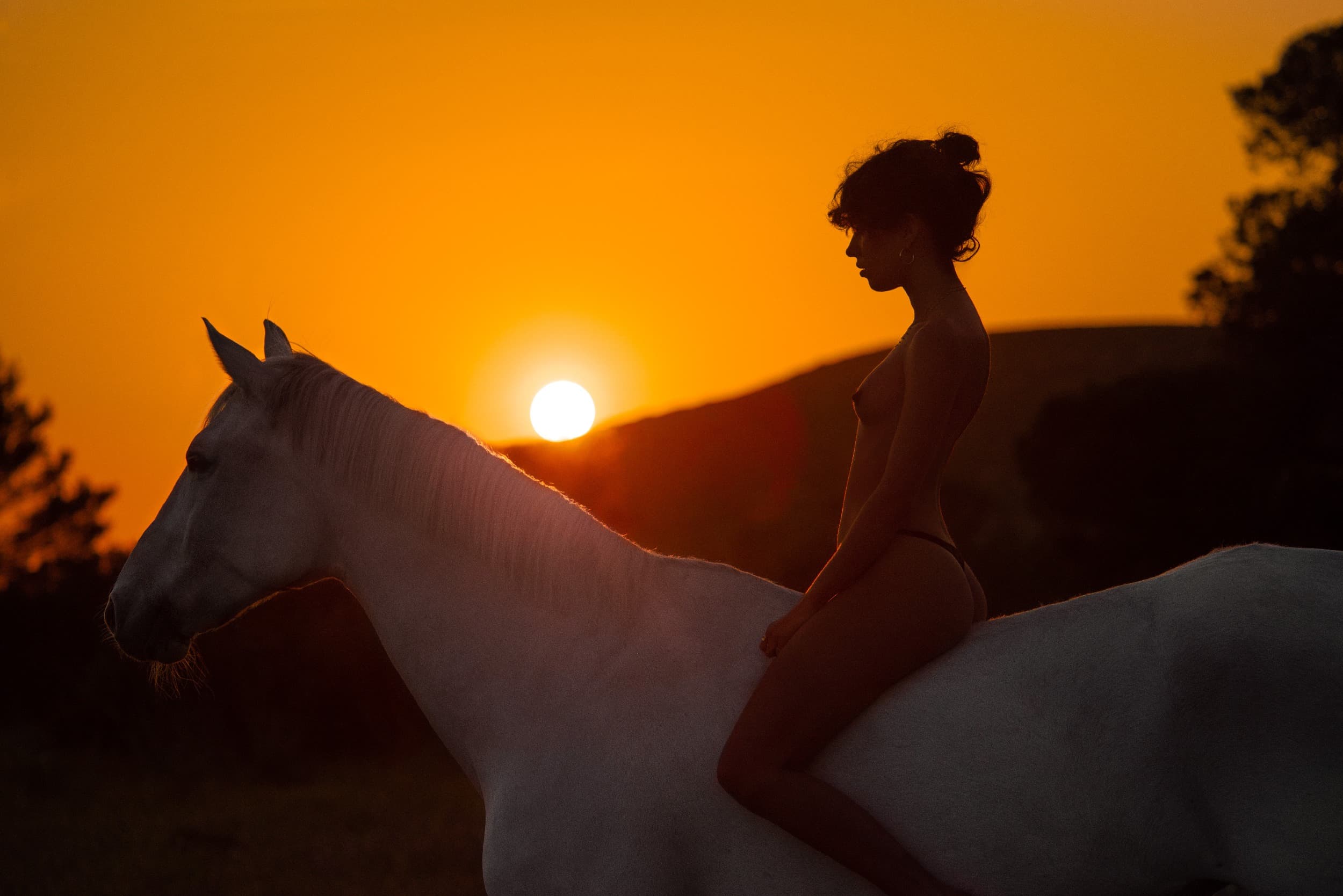 Fashion retouching, Kate Bellm sunset horse